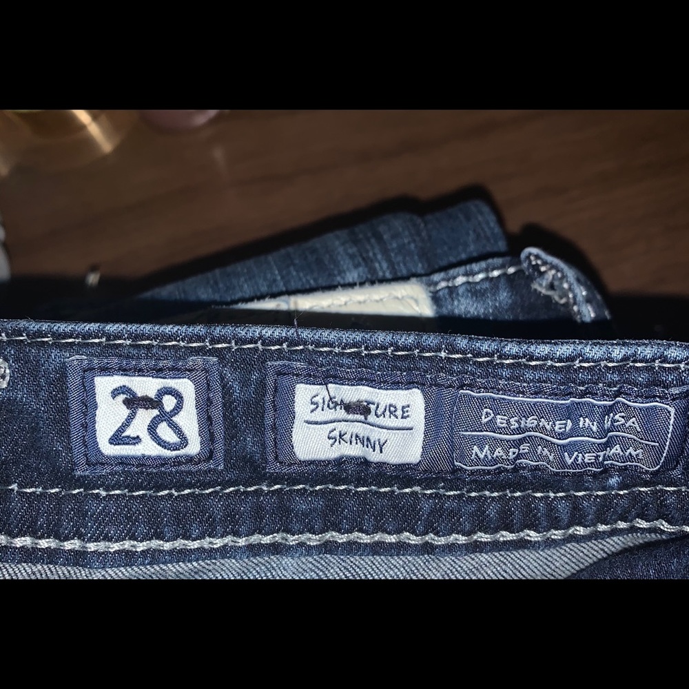 Buckle jeans